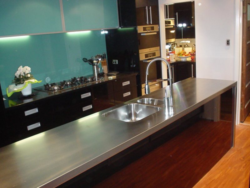 Stainless Steel Benches and Tops Sharp Edge
