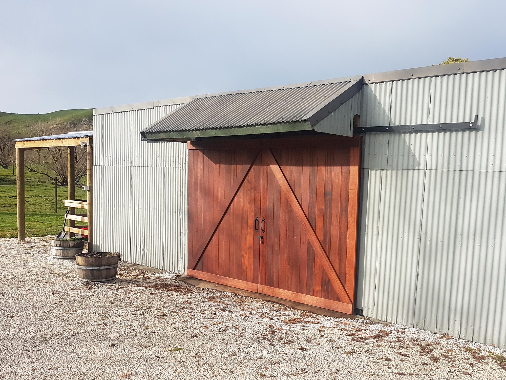 img-architectural-general-farm-shed-doors-shut
